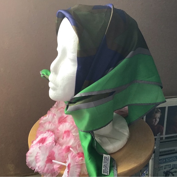 Totes rain scarf in beautiful bold colors, polyester - Picture 2 of 8